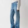 02 Gerade geschnittene Jeans mit niedriger Leibhöhe