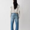02 Gerade geschnittene Jeans mit niedriger Leibhöhe