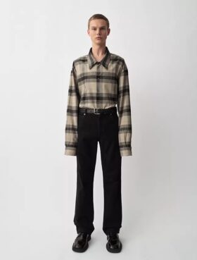 02 Relaxed Straight Jeans