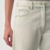 02 Straight Jeans