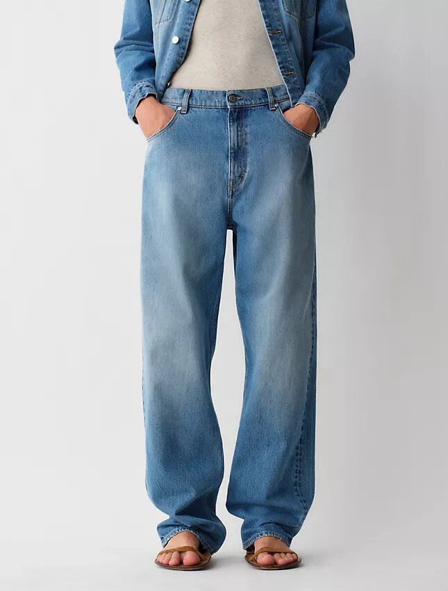 05 Low-Rise-Jeans mit weitem Bein 05 Low-Rise-Jeans mit weitem Bein