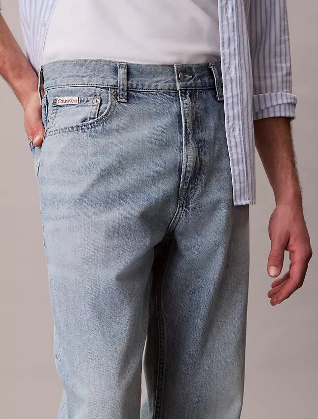 90er-Jahre-Jeans mit schmal zulaufendem Bein 90er-Jahre-Jeans mit schmal zulaufendem Bein