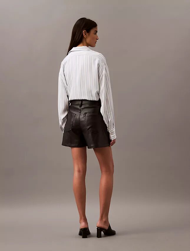 90er-Jahre-Shorts aus Kunstleder 90er-Jahre-Shorts aus Kunstleder