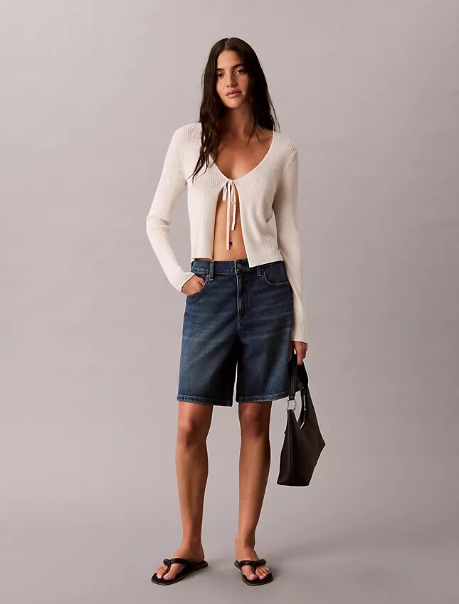 A-Linien-Denim-Jeansshorts mit umgeschlagenem Saum A-Linien-Denim-Jeansshorts mit umgeschlagenem Saum