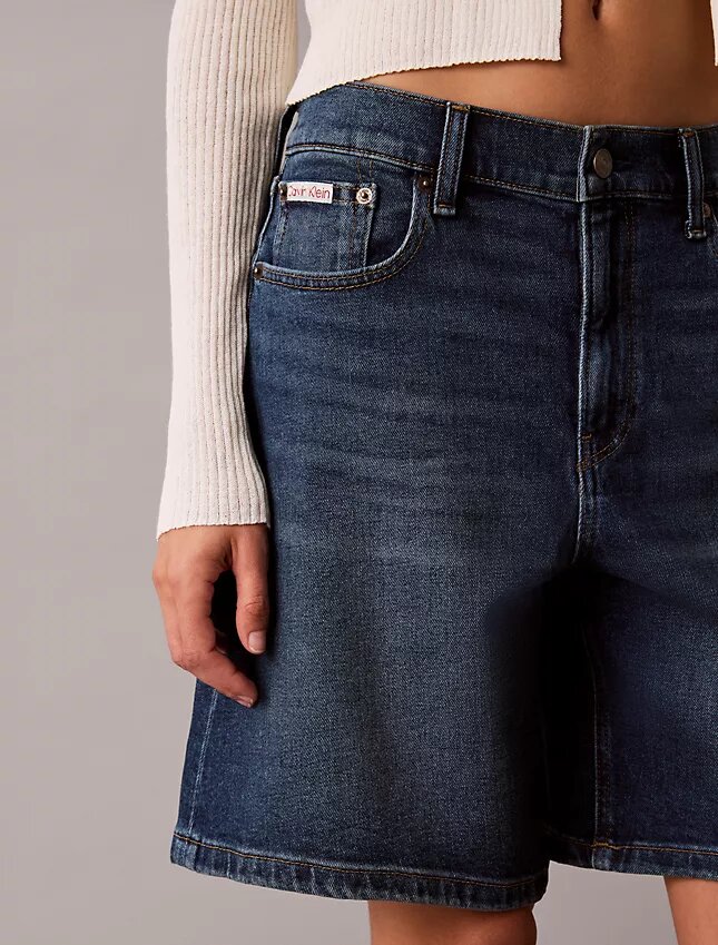 A-Linien-Denim-Jeansshorts mit umgeschlagenem Saum A-Linien-Denim-Jeansshorts mit umgeschlagenem Saum