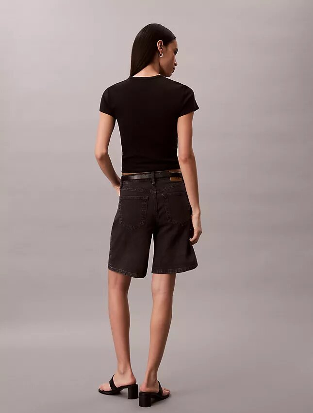 A-Linien-Denim-Jeansshorts mit umgeschlagenem Saum A-Linien-Denim-Jeansshorts mit umgeschlagenem Saum