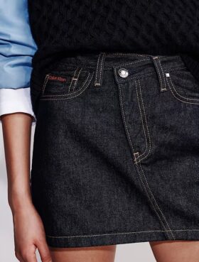 Asymmetrischer Minirock aus Denim