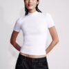 Ausgeschnittenes, schmal geschnittenes T-Shirt mit Rundhalsausschnitt Ausgeschnittenes, schmal geschnittenes T-Shirt mit Rundhalsausschnitt
