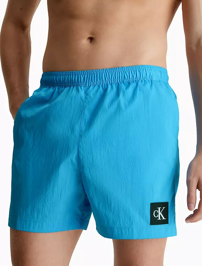 Badeshorts aus Nylon mit Kordelzug Badeshorts aus Nylon mit Kordelzug