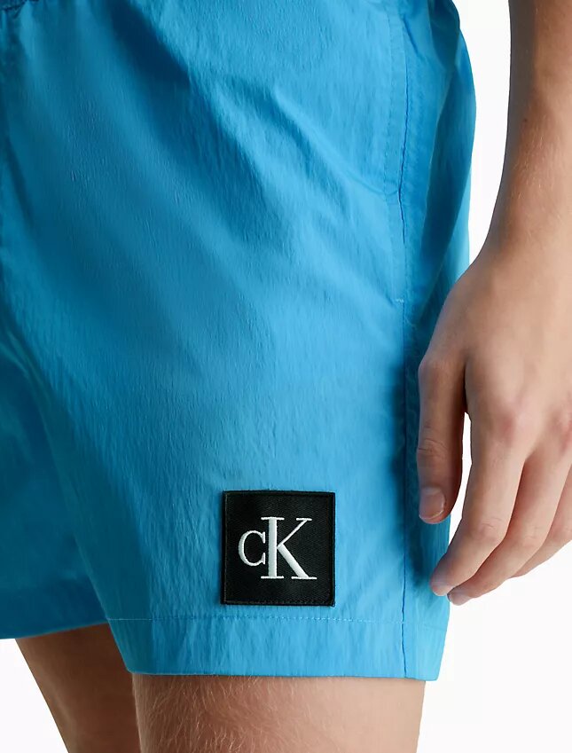 Badeshorts aus Nylon mit Kordelzug Badeshorts aus Nylon mit Kordelzug
