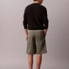 Baggy-Chino-Shorts im 90er-Jahre-Stil Baggy-Chino-Shorts im 90er-Jahre-Stil