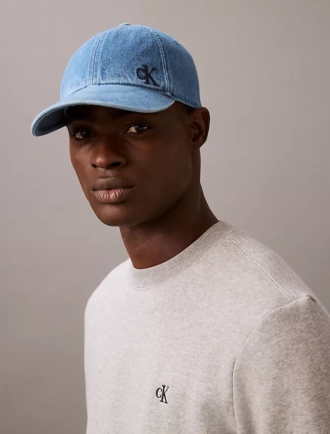 Baseballkappe aus gewaschenem Denim mit gesticktem Logo Baseballkappe aus gewaschenem Denim mit gesticktem Logo