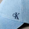 Baseballkappe aus gewaschenem Denim mit gesticktem Logo Baseballkappe aus gewaschenem Denim mit gesticktem Logo