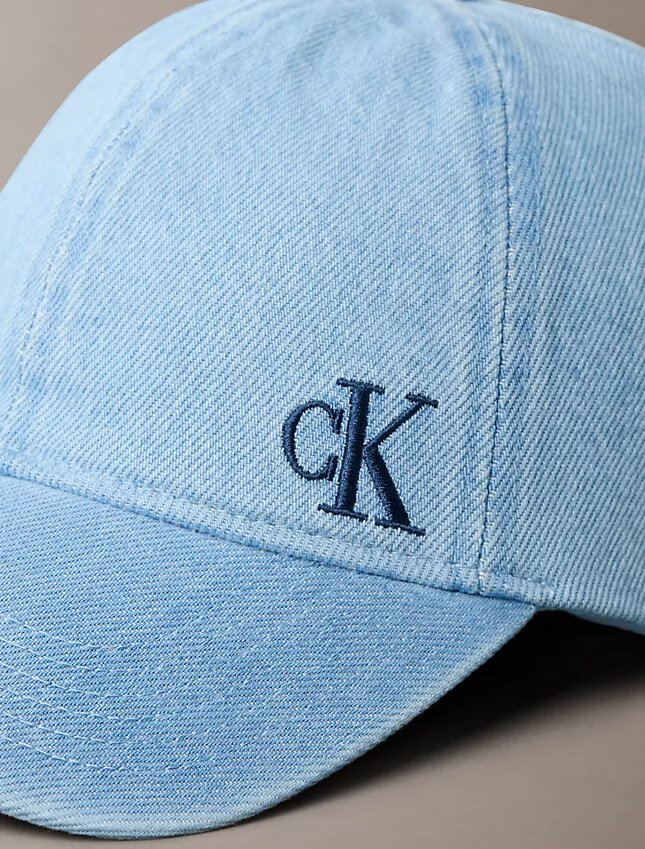 Baseballkappe aus gewaschenem Denim mit gesticktem Logo Baseballkappe aus gewaschenem Denim mit gesticktem Logo