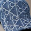 Baseballkappe mit durchgehendem Emblem-Logo aus Denim Baseballkappe mit durchgehendem Emblem-Logo aus Denim