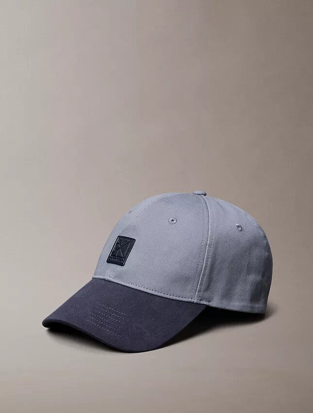 Baseballkappe mit Emblem-Logo und Farbblock-Design Baseballkappe mit Emblem-Logo und Farbblock-Design