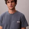 Baumwoll-Jersey-T-Shirt mit Tasche Baumwoll-Jersey-T-Shirt mit Tasche