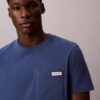 Baumwoll-Jersey-T-Shirt mit Tasche Baumwoll-Jersey-T-Shirt mit Tasche