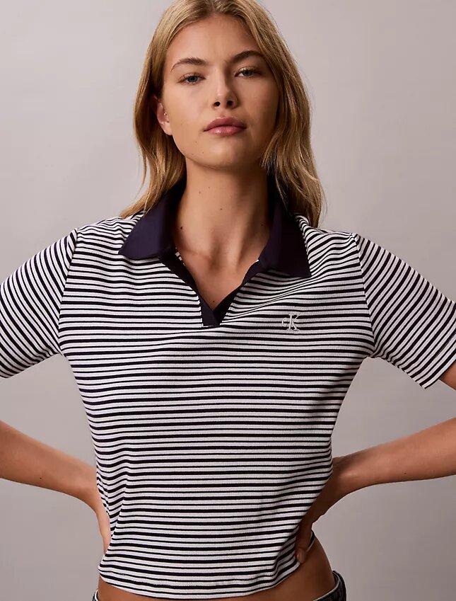 Baumwoll-Polo-Shirt mit konturierten Rippbündchen Baumwoll-Polo-Shirt mit konturierten Rippbündchen