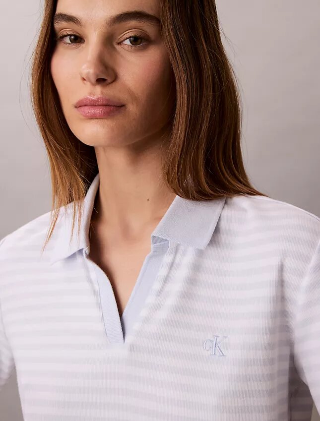Baumwoll-Polo-Shirt mit konturierten Rippbündchen Baumwoll-Polo-Shirt mit konturierten Rippbündchen