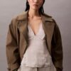 Bedruckte Satinbluse mit V-Ausschnitt Bedruckte Satinbluse mit V-Ausschnitt