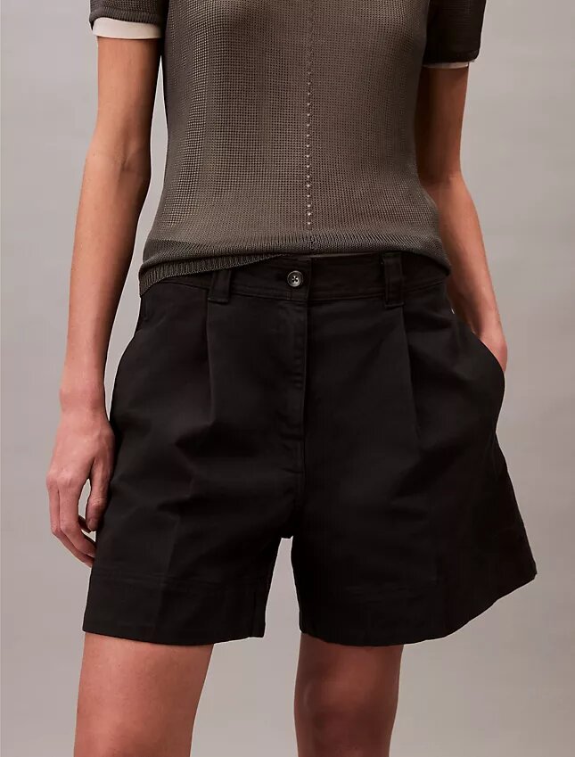 Bermudashorts aus Cotton Stretch-Twill mit Falten Bermudashorts aus Cotton Stretch-Twill mit Falten