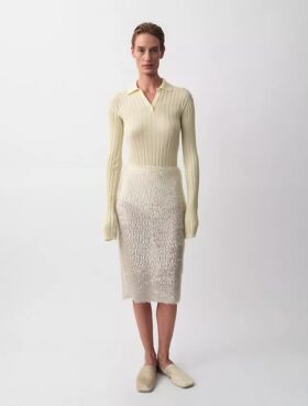 Bernsteinfarbener gerippter Polo-Pullover