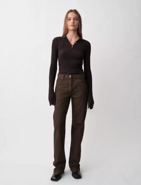 Bernsteinfarbener gerippter Polo-Pullover