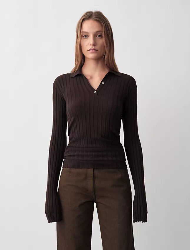 Bernsteinfarbener gerippter Polo-Pullover Bernsteinfarbener gerippter Polo-Pullover