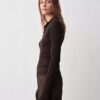Bernsteinfarbener gerippter Polo-Pullover Bernsteinfarbener gerippter Polo-Pullover