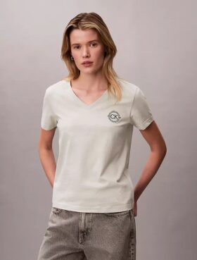 Besticktes Ck-Wappen-T-Shirt mit V-Ausschnitt