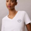 Besticktes Ck-Wappen-T-Shirt mit V-Ausschnitt Besticktes Ck-Wappen-T-Shirt mit V-Ausschnitt