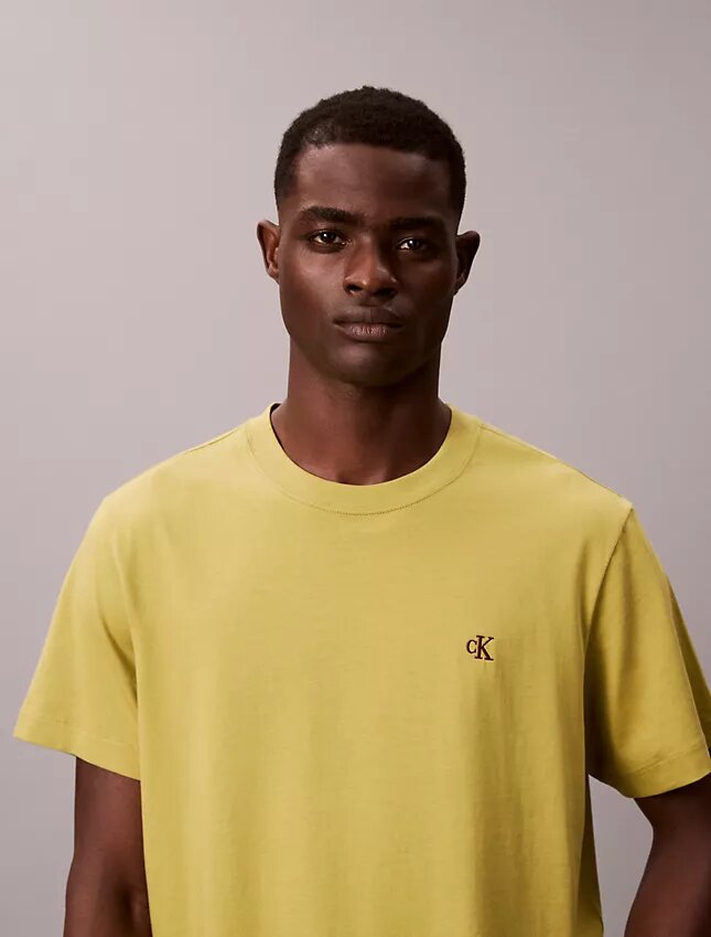 Besticktes Monogram-T-Shirt in lockerer Passform Besticktes Monogram-T-Shirt in lockerer Passform