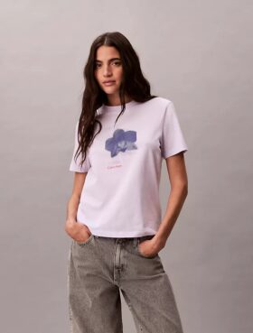Blur Floral Graphic Classic T-Shirt