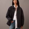 Bomberjacke aus geknittertem Nylon Bomberjacke aus geknittertem Nylon