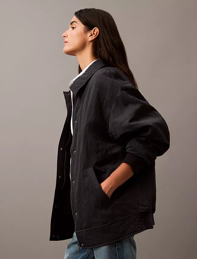 Bomberjacke aus geknittertem Nylon Bomberjacke aus geknittertem Nylon