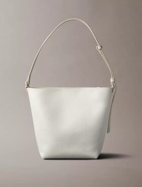 Bucket Bag mit durchgehendem Emblem-Logo und Beutel