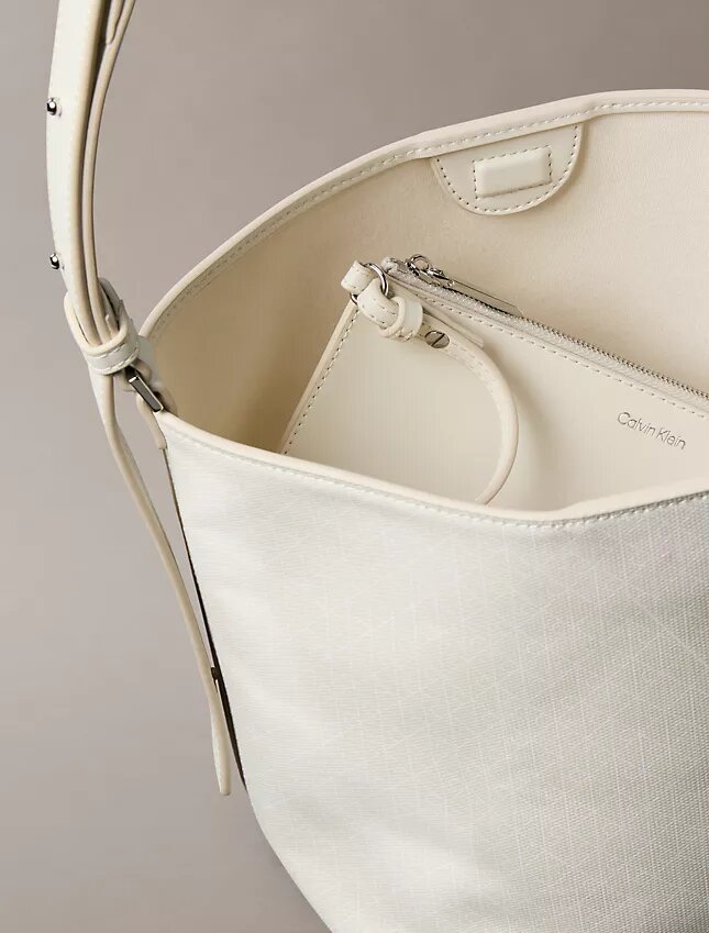 Bucket Bag mit durchgehendem Emblem-Logo und Beutel Bucket Bag mit durchgehendem Emblem-Logo und Beutel