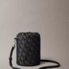 Bucket Bag mit durchgehendem Monogram Bucket Bag mit durchgehendem Monogram