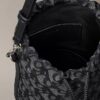 Bucket Bag mit durchgehendem Monogram Bucket Bag mit durchgehendem Monogram