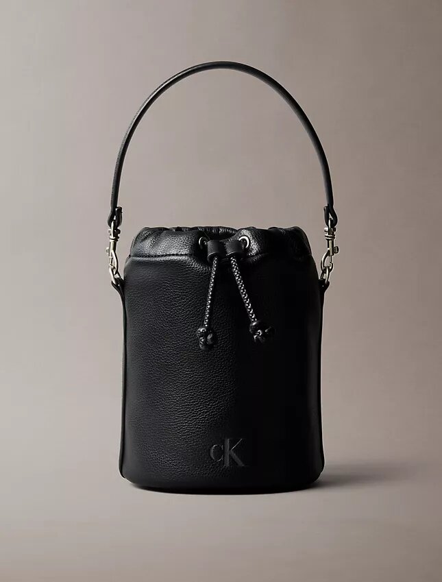 Bucket Bag mit Kieselstruktur Bucket Bag mit Kieselstruktur