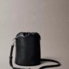 Bucket Bag mit Kieselstruktur Bucket Bag mit Kieselstruktur