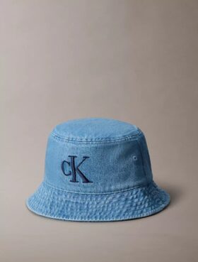 Bucket Hat aus gewaschenem Denim mit gesticktem Logo Bucket Hat aus gewaschenem Denim mit gesticktem Logo