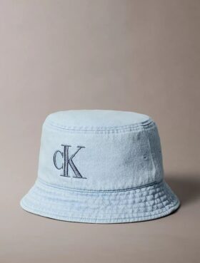 Bucket Hat aus gewaschenem Denim mit gesticktem Logo Bucket Hat aus gewaschenem Denim mit gesticktem Logo