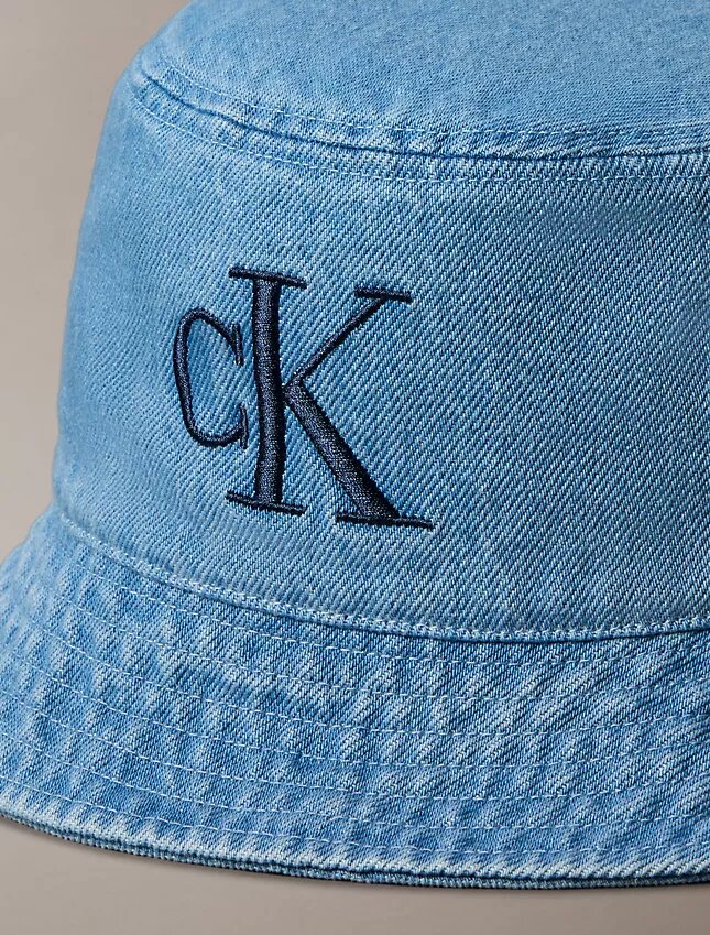 Bucket Hat aus gewaschenem Denim mit gesticktem Logo Bucket Hat aus gewaschenem Denim mit gesticktem Logo