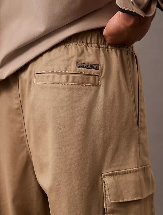 Cargohose aus Cotton Stretch mit gerader Passform Cargohose aus Cotton Stretch mit gerader Passform