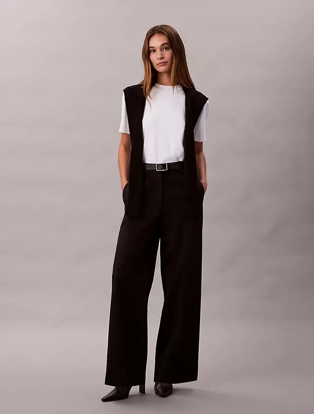 Chino-Hose aus Cotton Stretch mit weitem Bein Chino-Hose aus Cotton Stretch mit weitem Bein