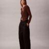 Chino-Hose mit verstellbarem weitem Bein Chino-Hose mit verstellbarem weitem Bein