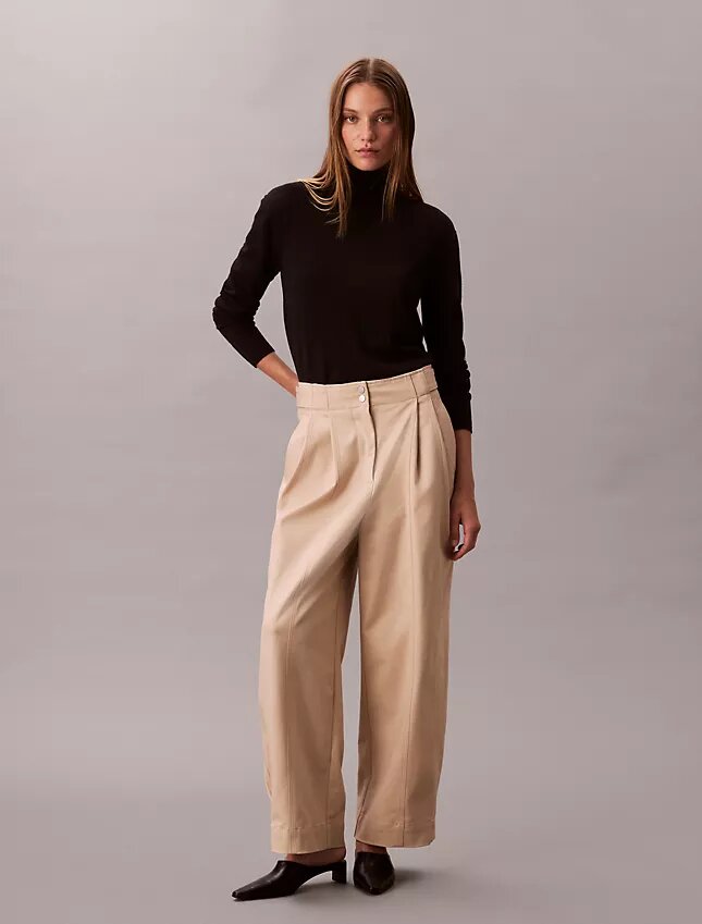 Chino-Hose mit verstellbarem weitem Bein Chino-Hose mit verstellbarem weitem Bein