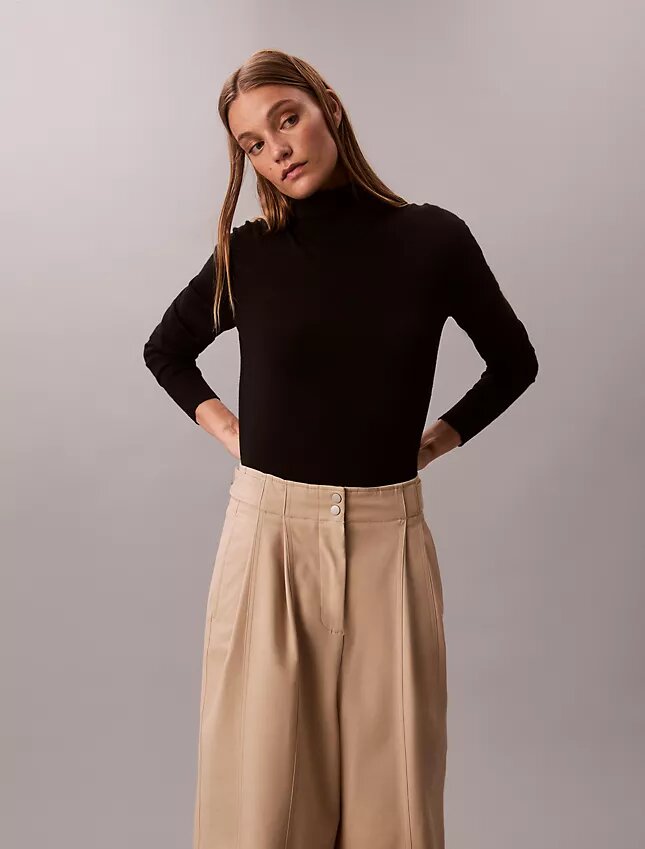 Chino-Hose mit verstellbarem weitem Bein Chino-Hose mit verstellbarem weitem Bein